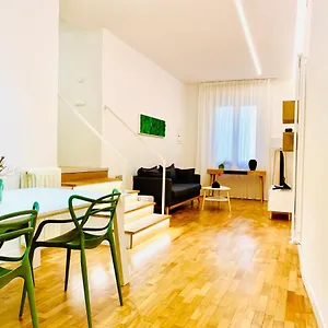 Nima Oberdan House , Perugia Włochy